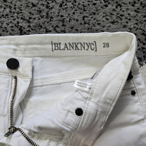 Blank NYC low Rise Mini Shorts, 28, EUC - Picture 2 of 10